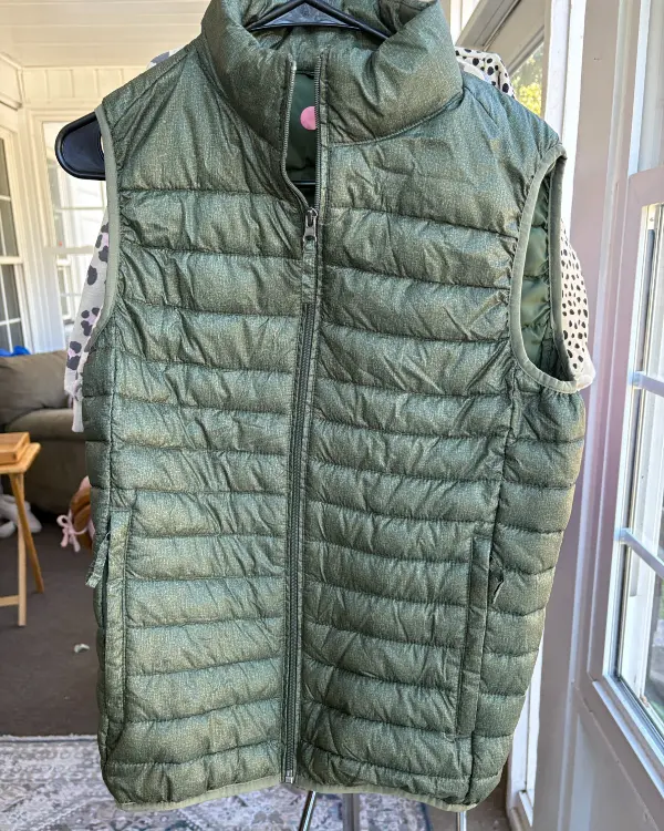 Green Zipper Puffer Vest
