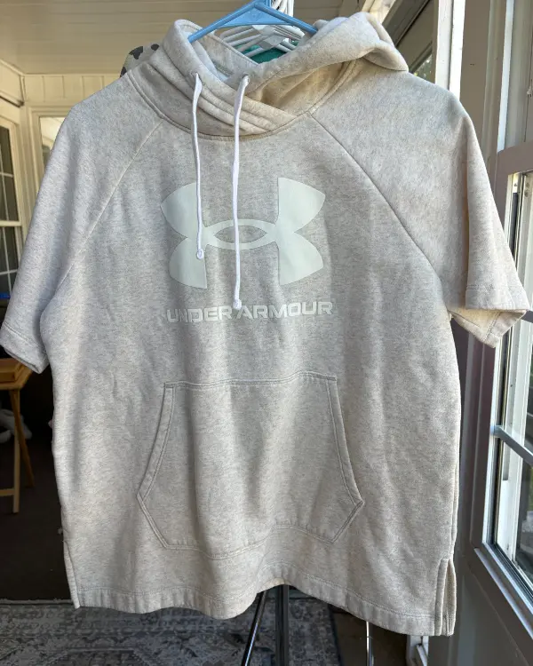Under Armor Short Sleeve Hoodie Oatmeal